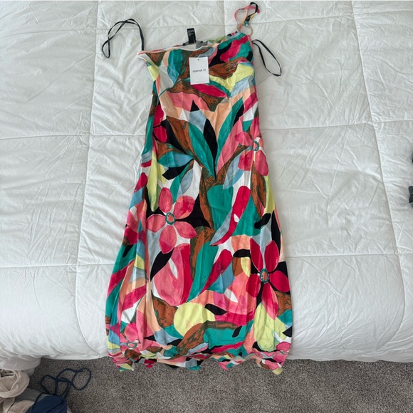 NWT Forever 21 one shoulder floral dress, size M - Picture 2 of 4